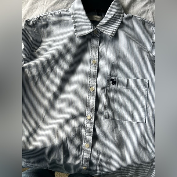 Abercrombie shirt size Xs - Picture 4 of 6